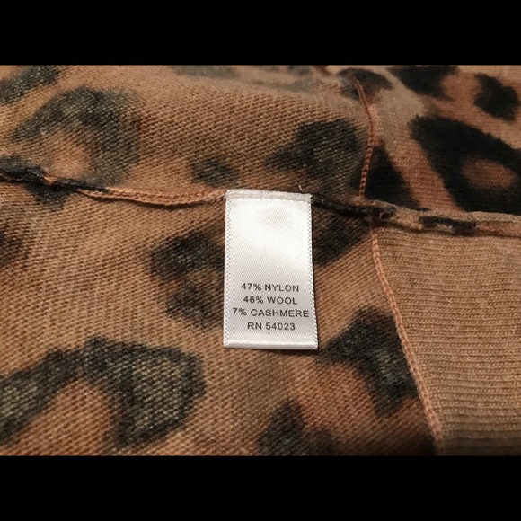 Reselling NWT Banana Republic CASHMERE Shrug - Picture 5 of 6